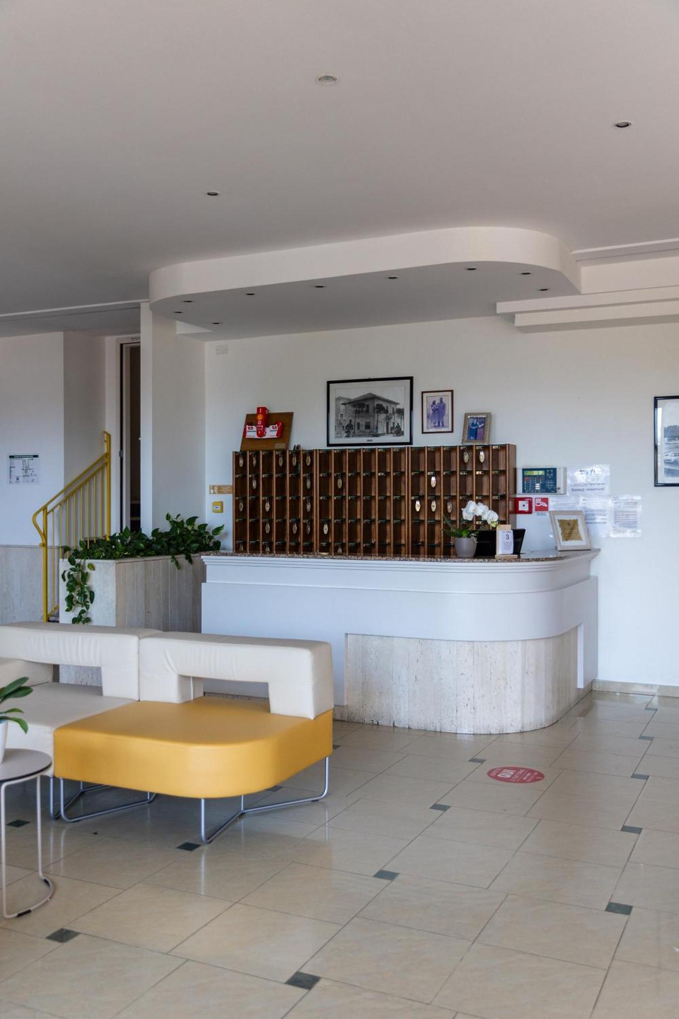 Savoia Hotel Мізано-Адріатіко Екстер'єр фото